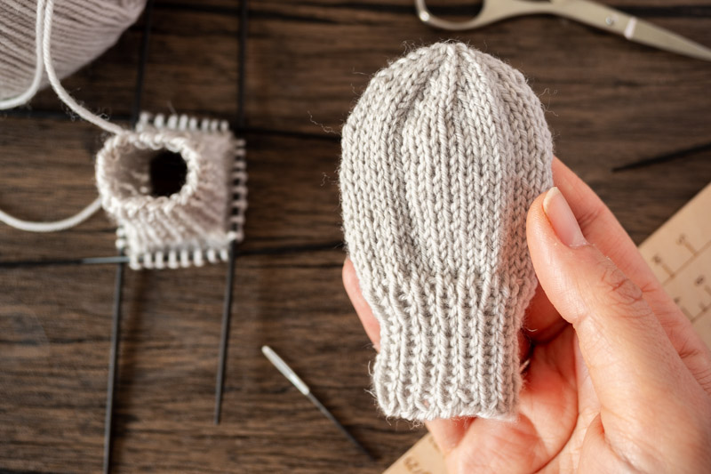 Babyhandschuhe stricken - Kostenlose Anleitung für Sockenwollreste