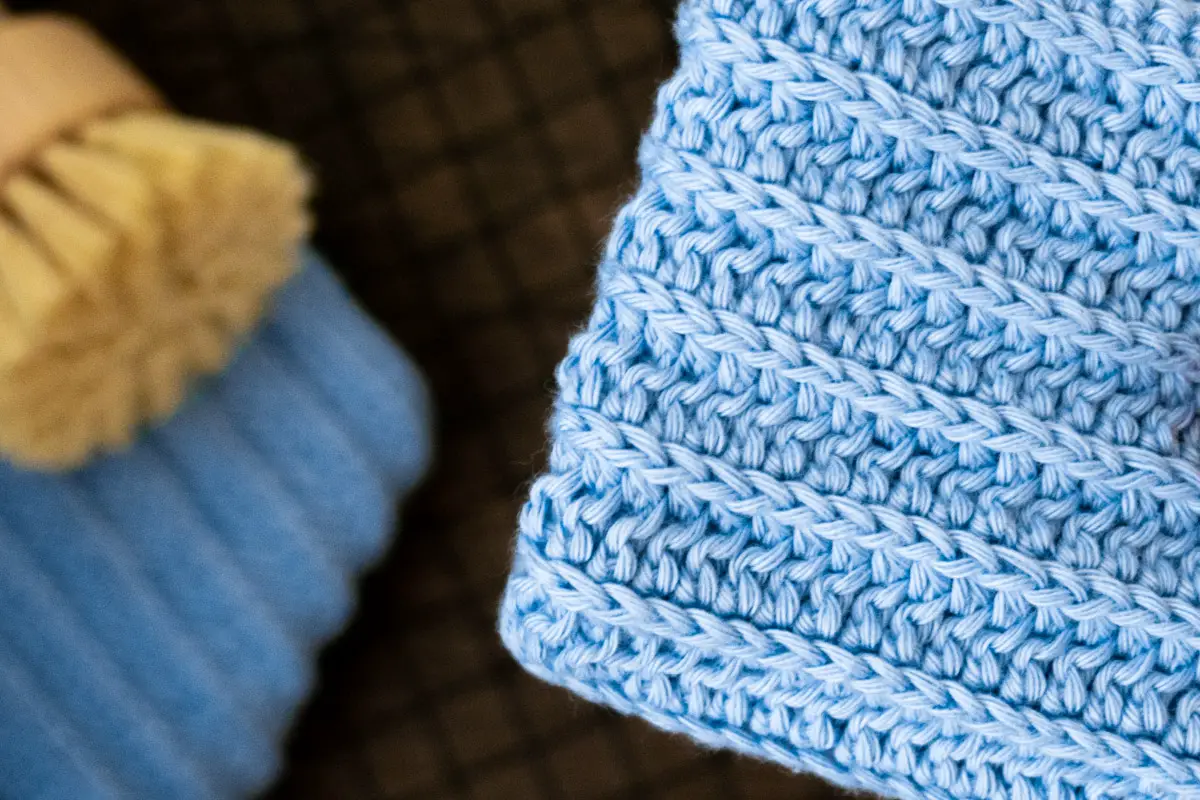 Blaues Spültuch häkeln aus GOTS-zertifiziertem Baumwollgarn - Häkelmuster einfach und schön